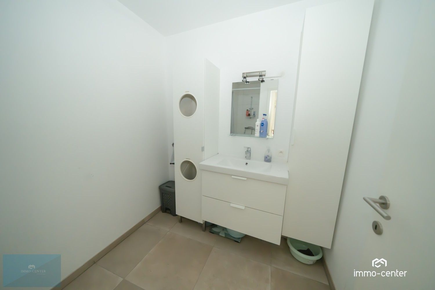 Instapklaar appartement met 2 slaapkamers, autostaanplaats, 2 terrassen in groene omgeving foto 10
