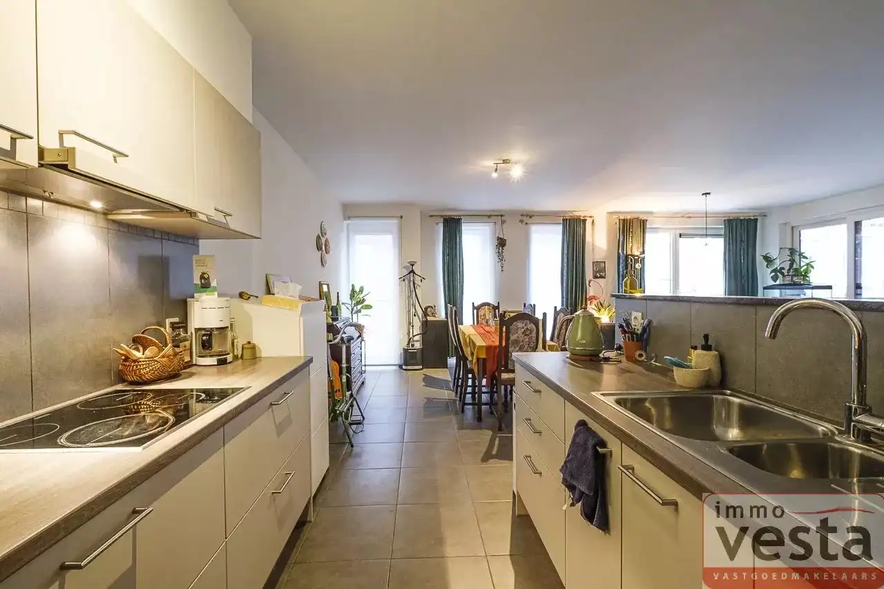 Goed onderhouden appartement in centrum Sint-Truiden foto 10