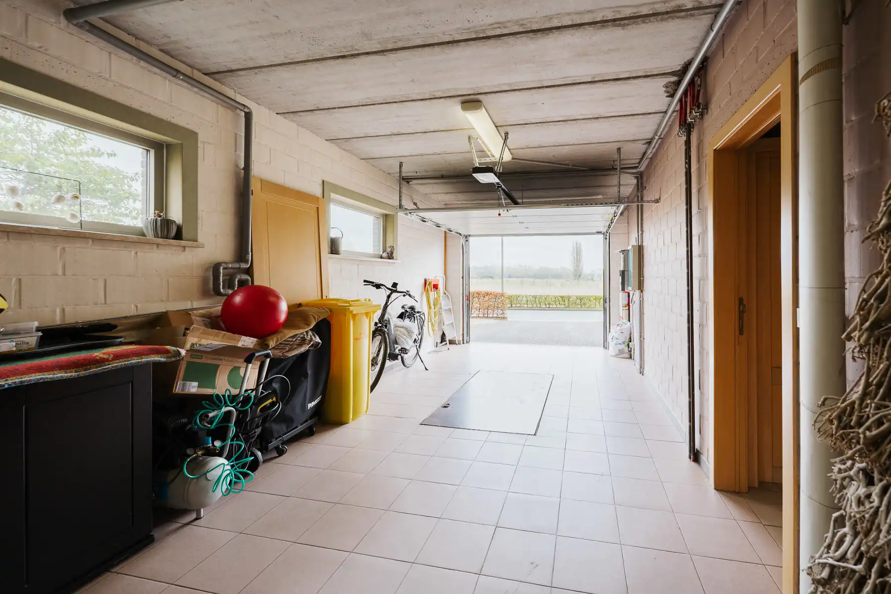 Ruime, instapklare woning met mooie tuin in groene omgeving foto 23