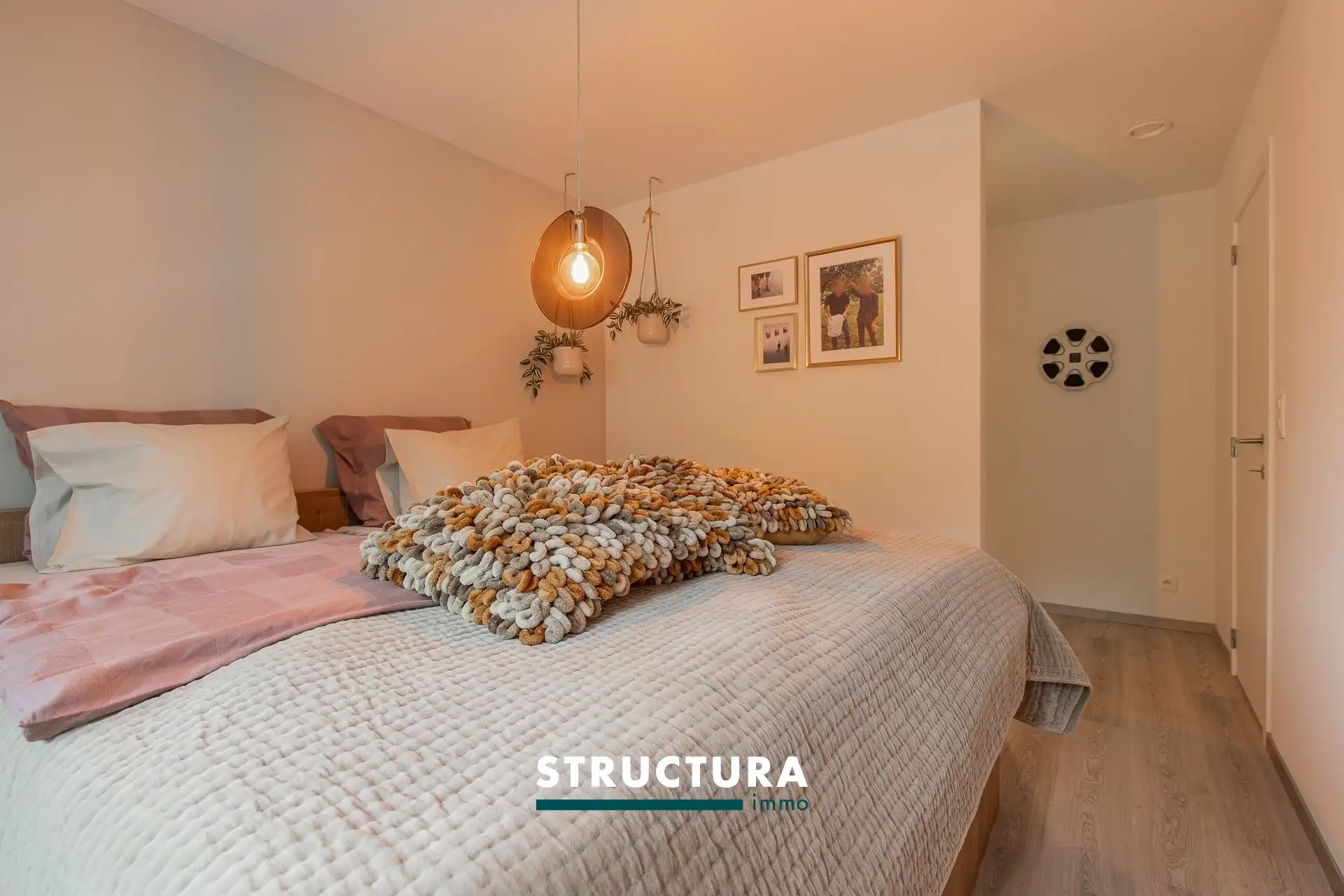 Volledig instapklare woning met 3slpk's, tuin en carport foto 17