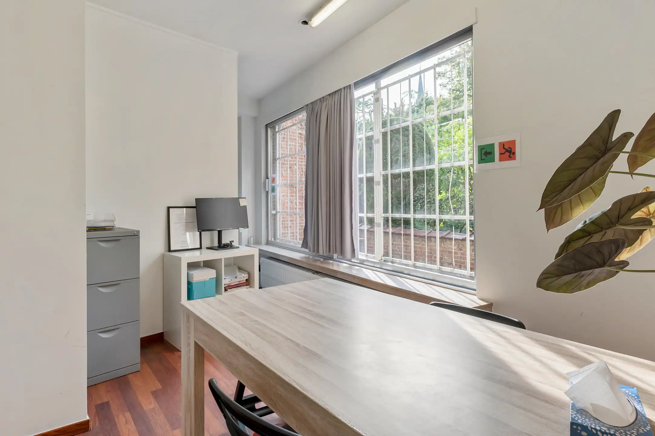 Lichtrijk kantoor- of praktijkruimte in hartje Antwerpen. foto 7