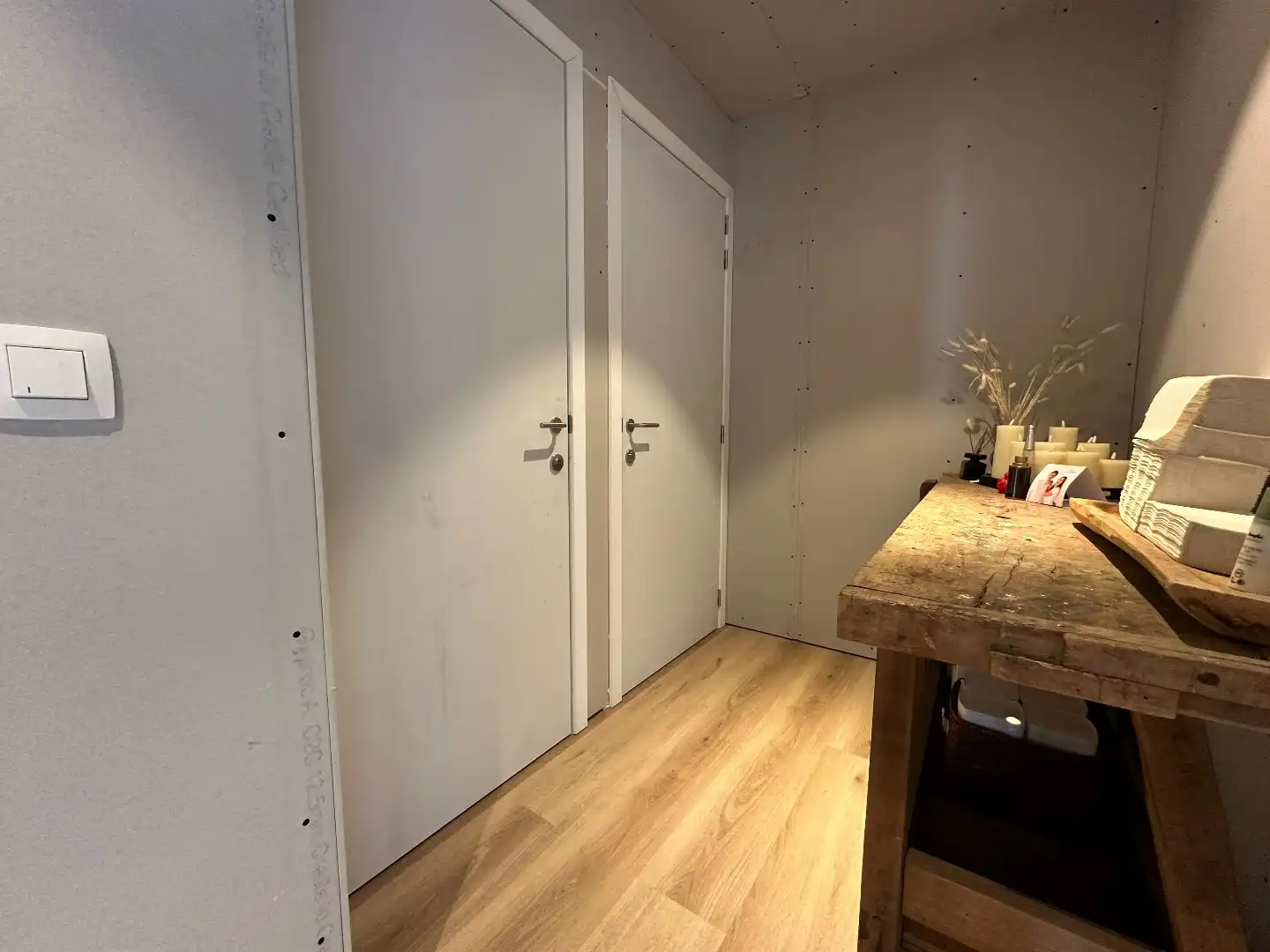 Prachtige kantoorruimte, 275 m², met private parking, gunstig gelegen te Torhout. foto 6