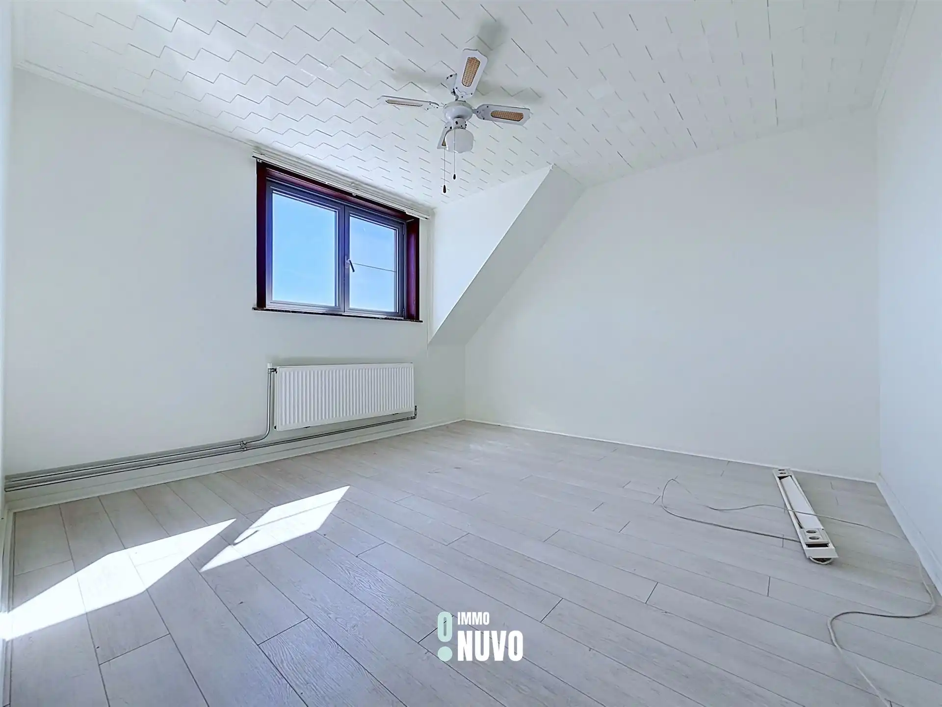 Woning 3 slpks, loods + garage en tuin foto 8