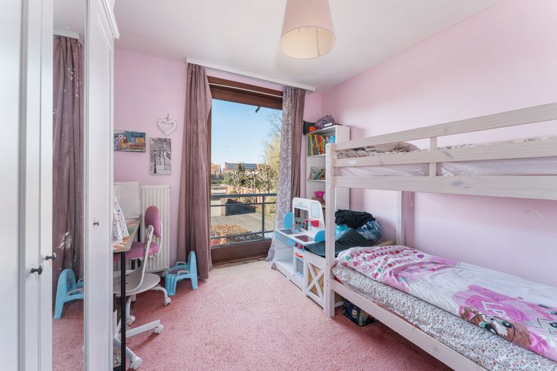 Roeselare : zeer ruim en lichtrijk appartement aan de rand van het centrum met 2 slps, terras vooraan en groot terras achteraan, opp 115 m2 foto 9