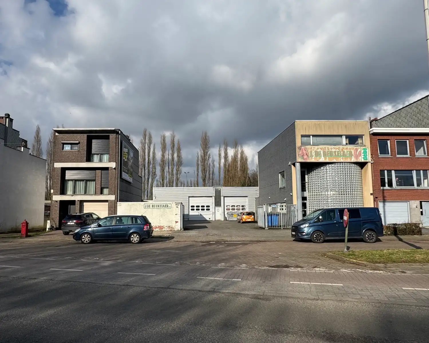 Grote magazijnruimte/atelier met kantoor te koop in Deurne  foto 3