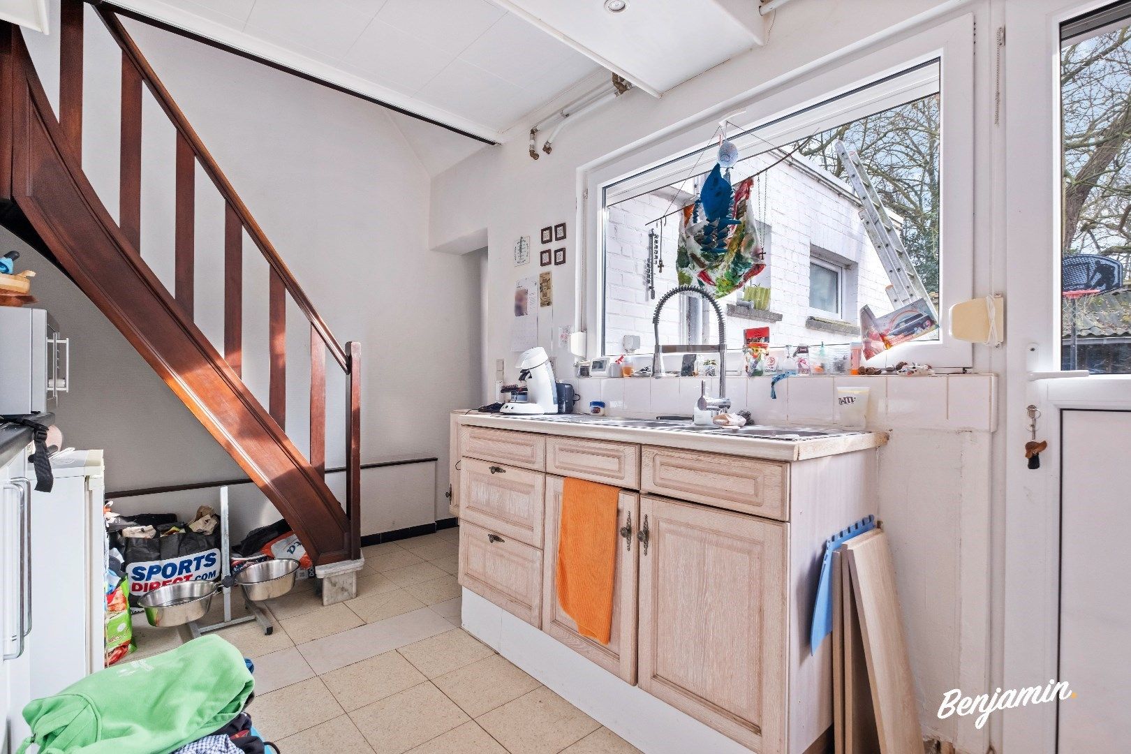 Rijwoning met 2 slaapkamers, zonnige tuin en inpandige garage in Stasegem  foto 5
