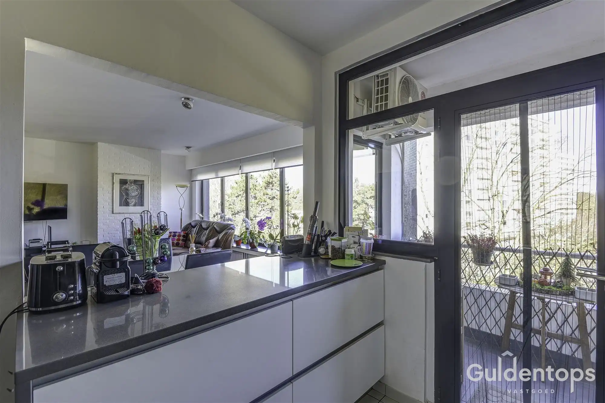 Knap vernieuwd 3-slaapkamerappartement (125 m²)  foto 13