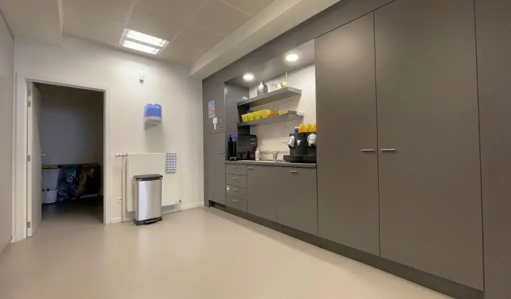 Commercieel gelijkvloers te huur vlakbij stadsring Mechelen foto 9