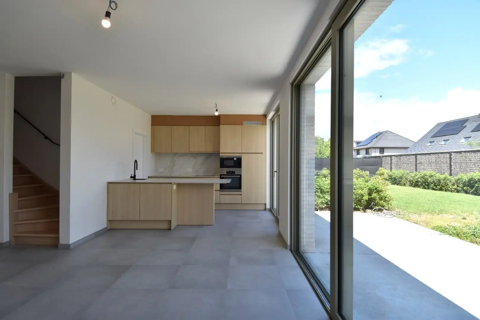Nieuwbouwwoning (instapklaar!) met 3 slaapkamers, garage en zonnige tuin te koop nabij Bergelen te Gullegem foto 5