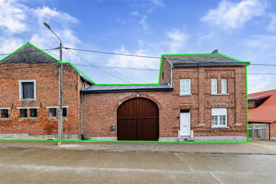 Hoofdfoto van de publicatie: CHARMANTE HOEVE OP EEN PERCEEL VAN 14A IN HEERS