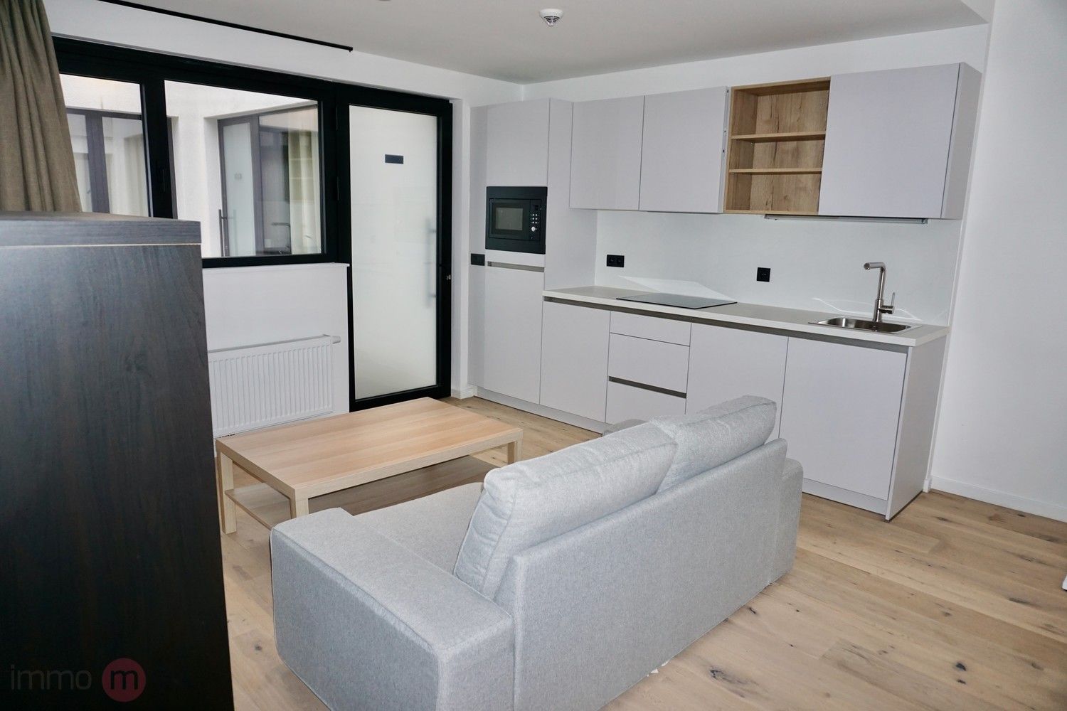 STUDIO te huur van 1/6-1/9 (3 maanden) GEMEUBELD foto 2