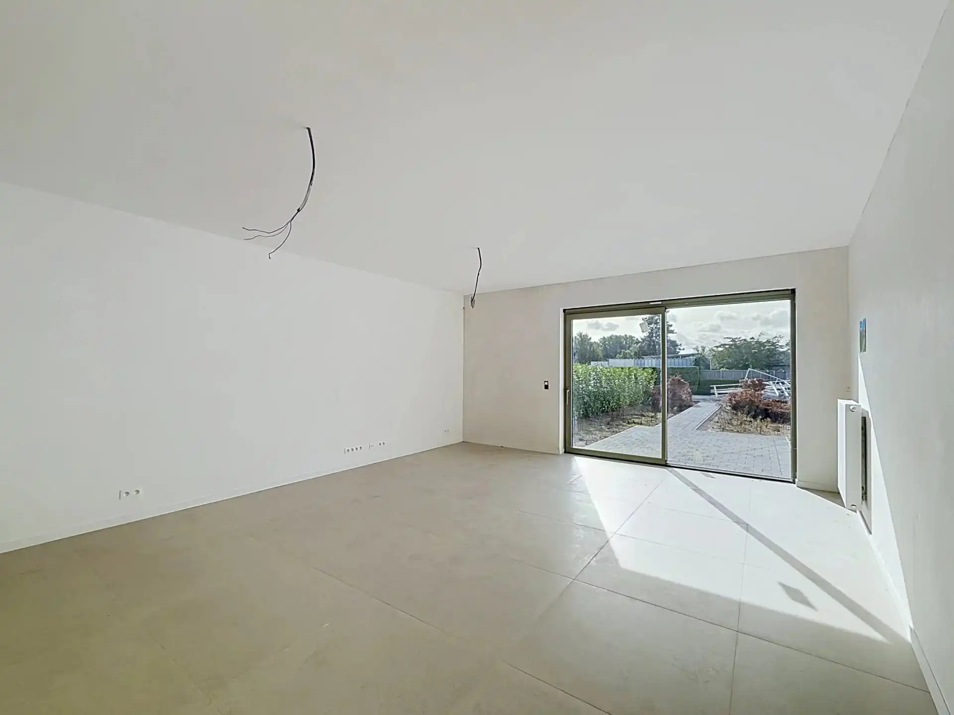 Luxueus en modern afgewerkt gelijkvloers appartement met tuin en 1 slaapkamer. foto 8