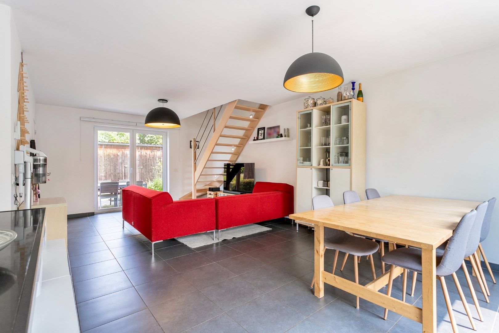 Instapklare woning met 3 slaapkamers, tuin en carport foto 5