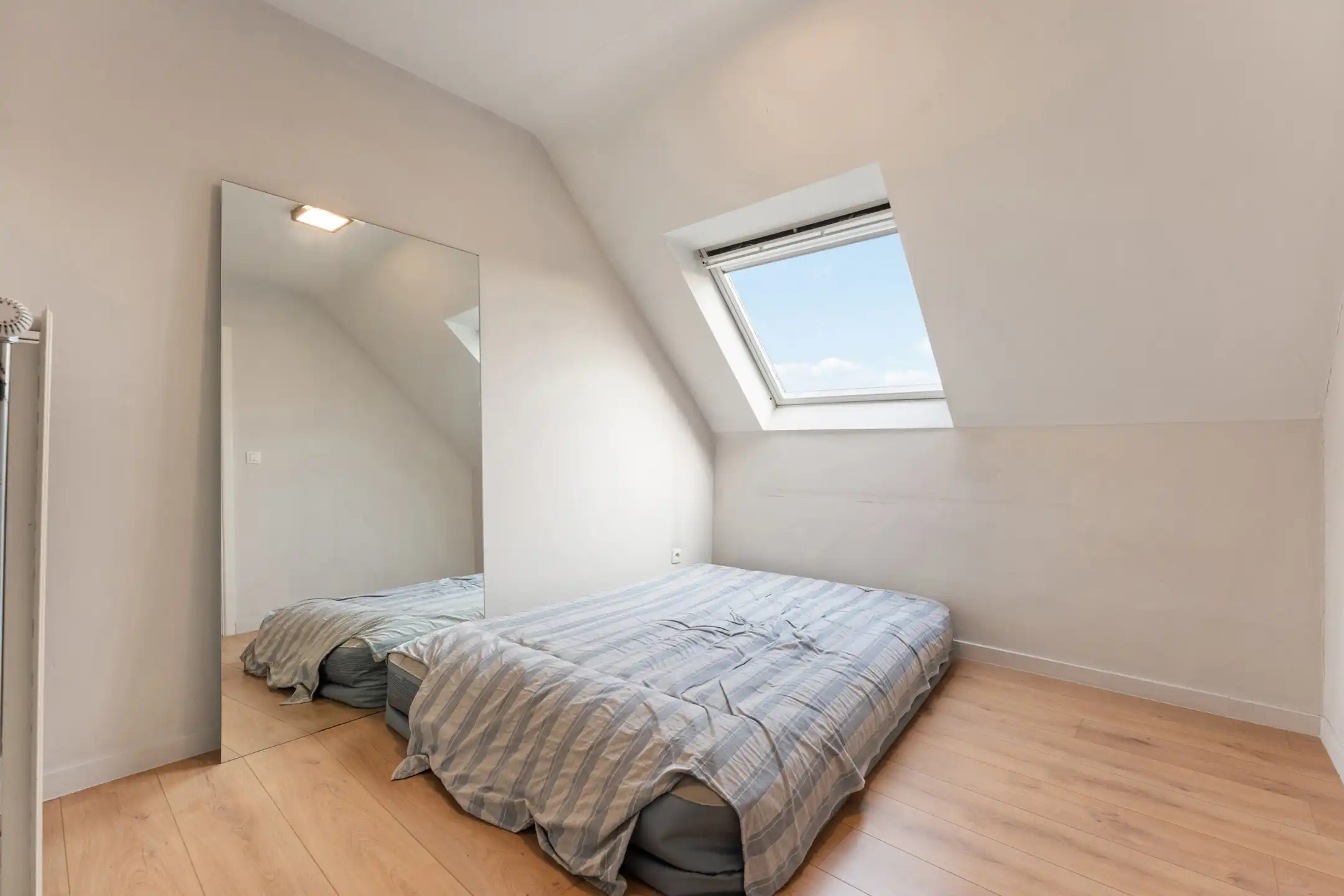 Instapklaar duplex appartement te Bilzen foto 22