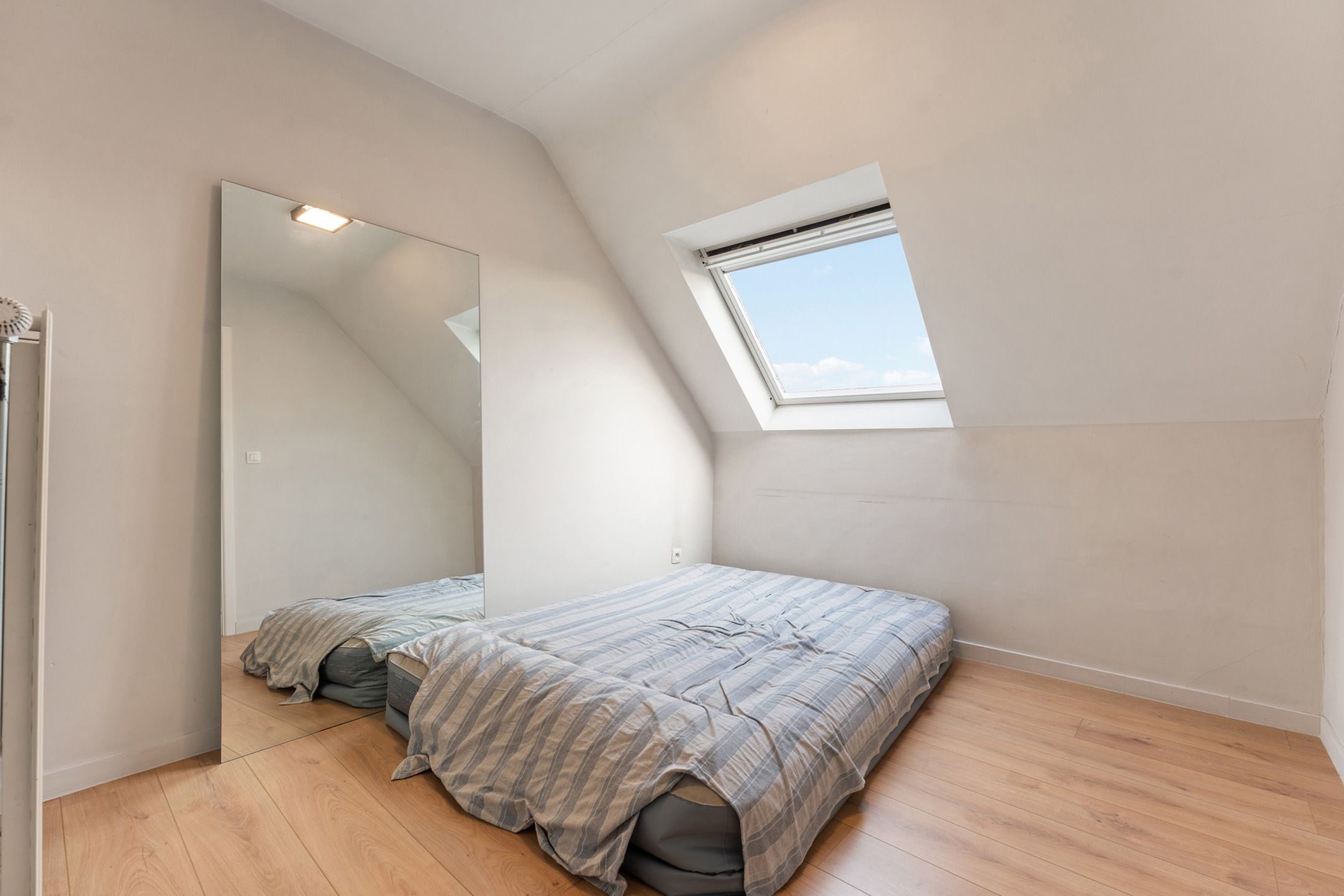 Instapklaar duplex appartement te Bilzen foto 22