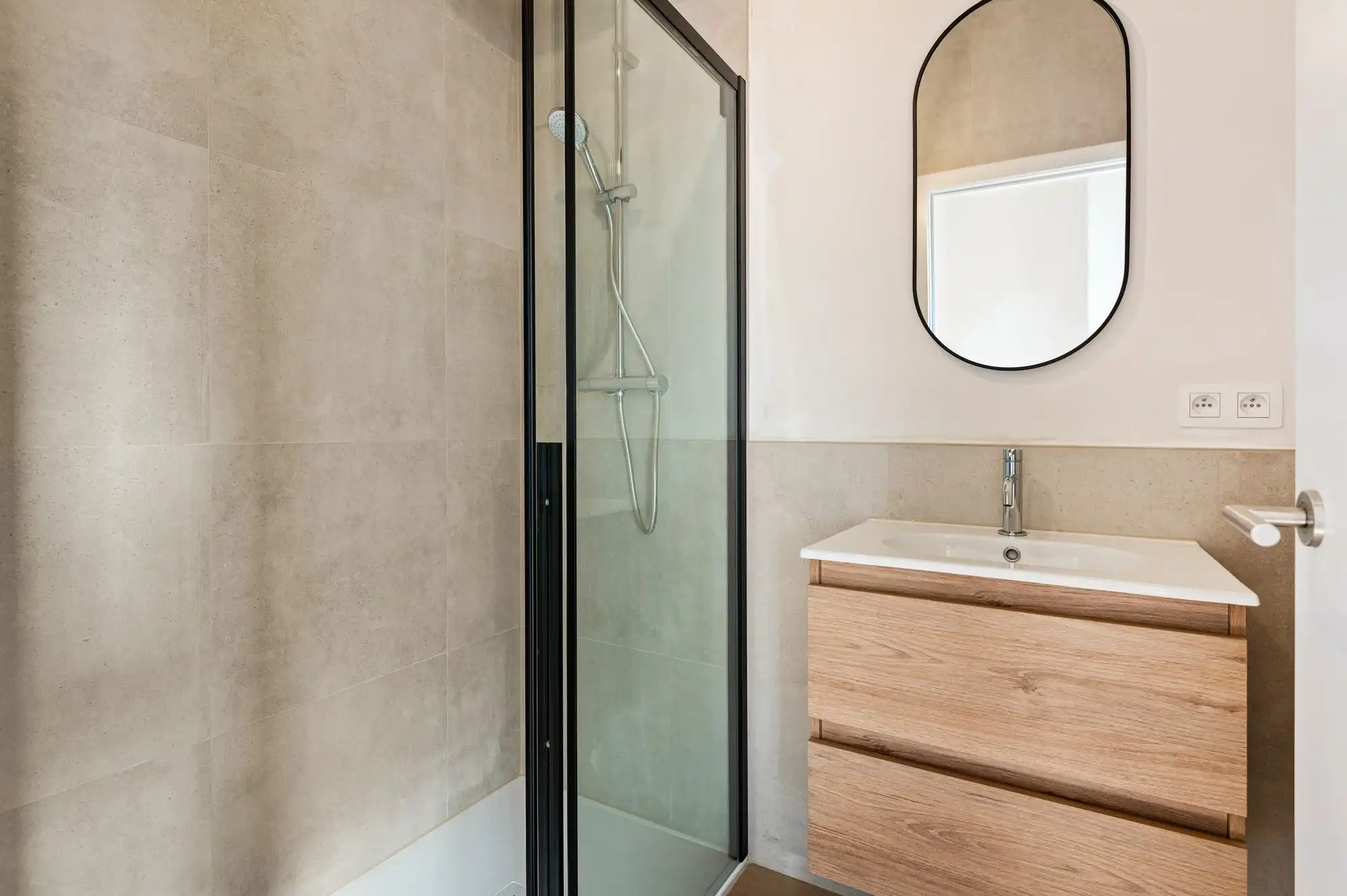 Energiezuinige gezinswoning met garage en zonnige tuin nabij centrum Ekeren! foto 22