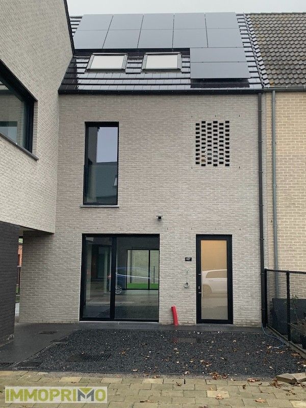 Nieuwbouw Praktijkruimte met Duplex Appartement (3 Slaapkamers) en Tuin foto {{pictureIndex}}