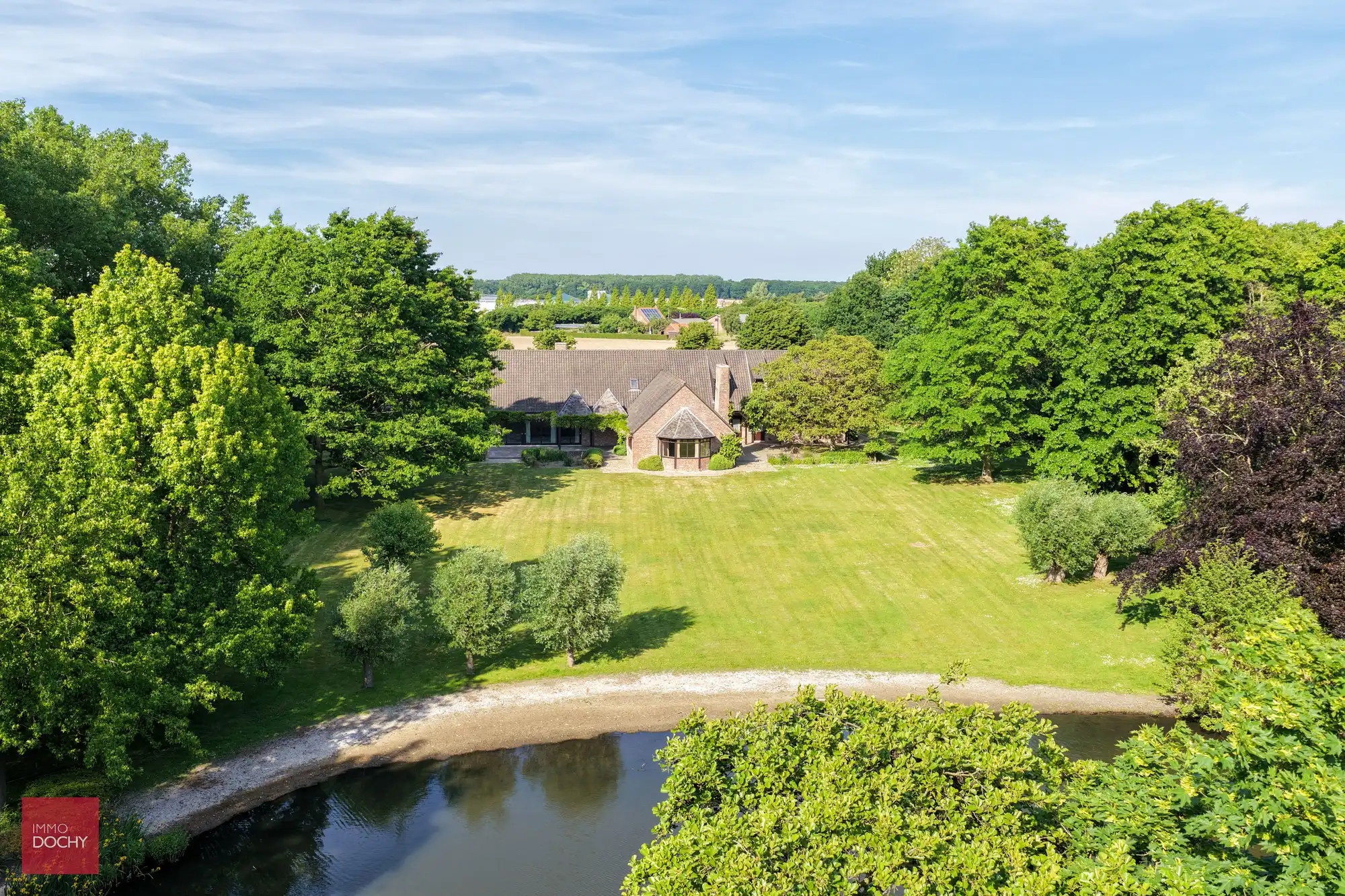 Ruim landhuis in prachtig domein van ca. 2ha foto 3