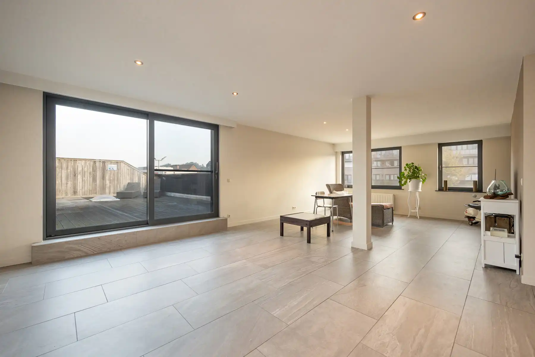 Veelzijdige handelszaak met woonst en topzichtbaarheid foto 21