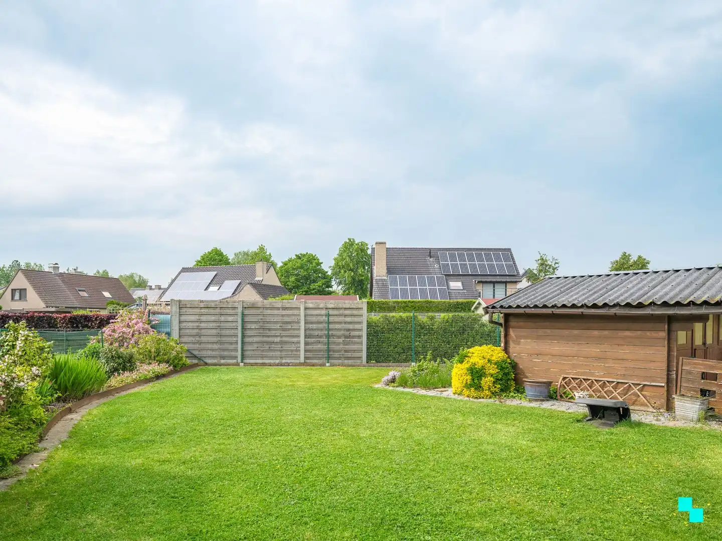 Uitzonderlijk ruime villa in rustige woonwijk foto 20