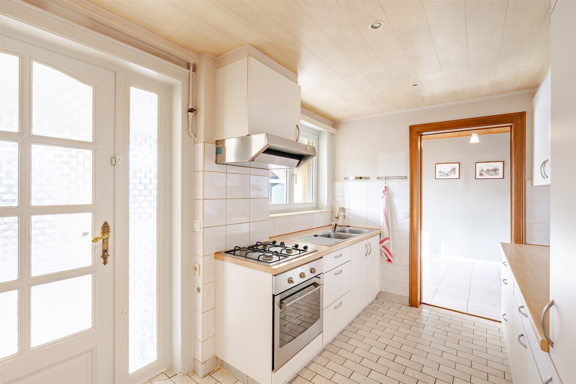 Instapklare woning met 3 slks, terras en garage foto 7