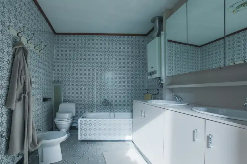Prachtige, te renoveren, authentieke burgerwoning  met 5 slaapkamers, tuin en ruime garage. foto 13