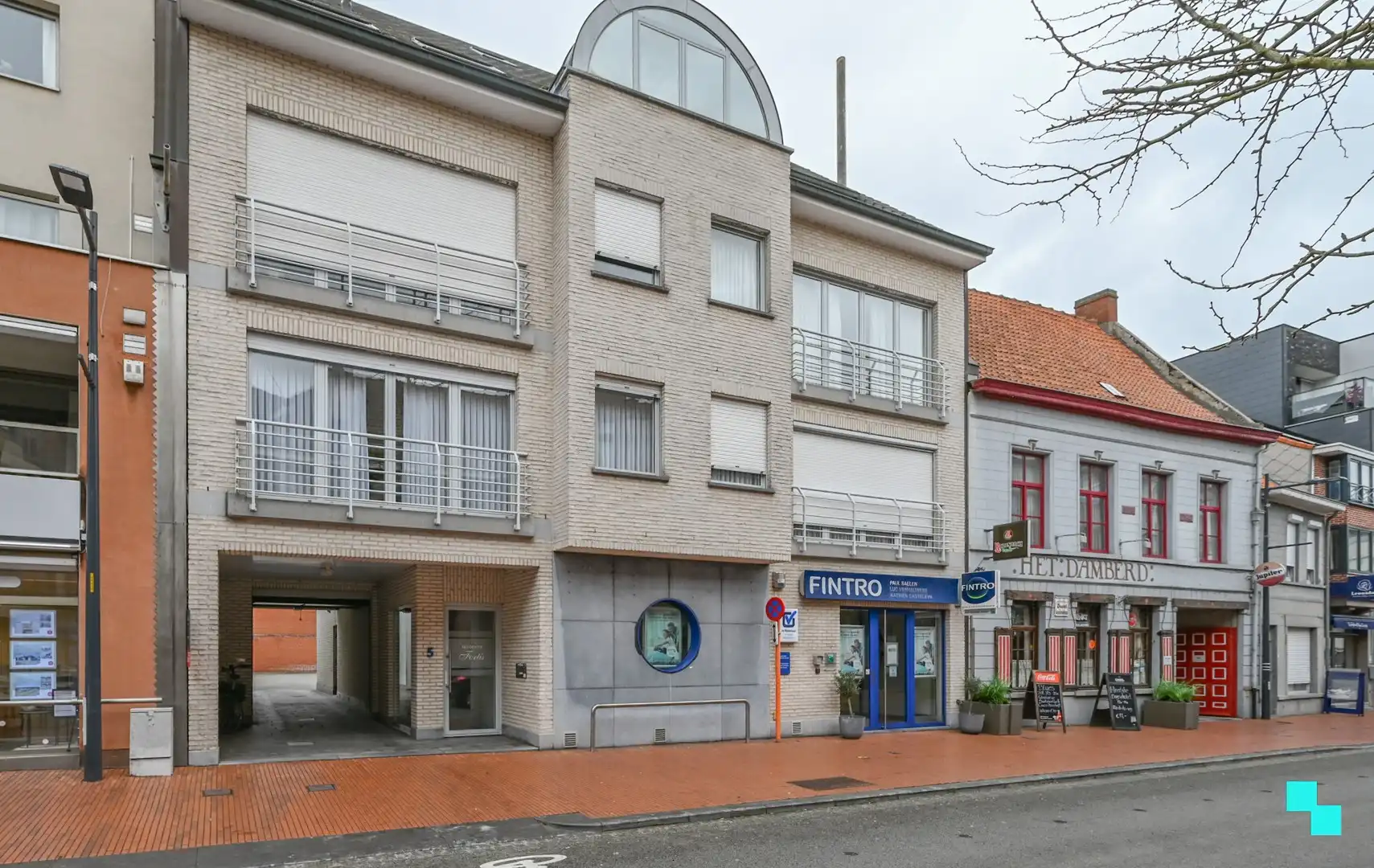 Ruim tweeslaapkamerappartement in het centrum van Izegem foto 2