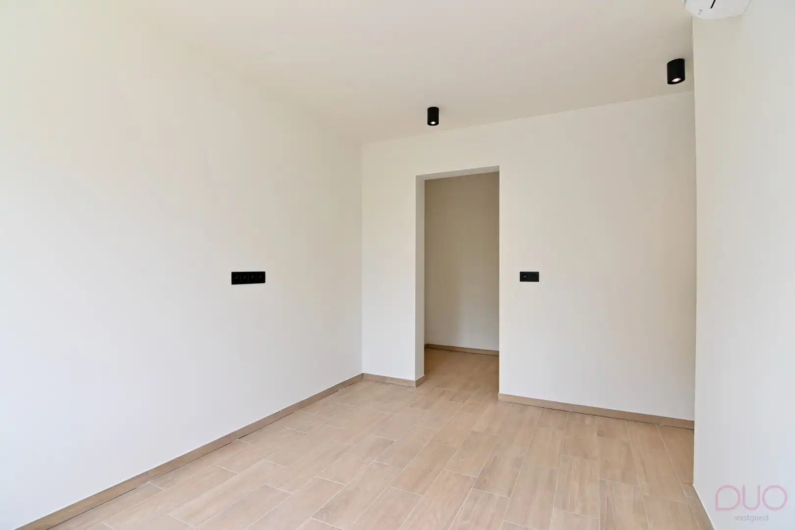 Volledig gerenoveerde woning met garage, terras en tuin - instapklaar afgewerkt! foto 20