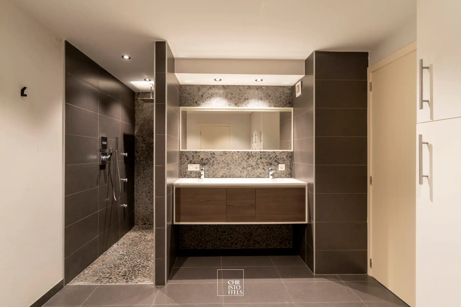 Elegante villa (384m²) op perceel van 1.349m² foto 20