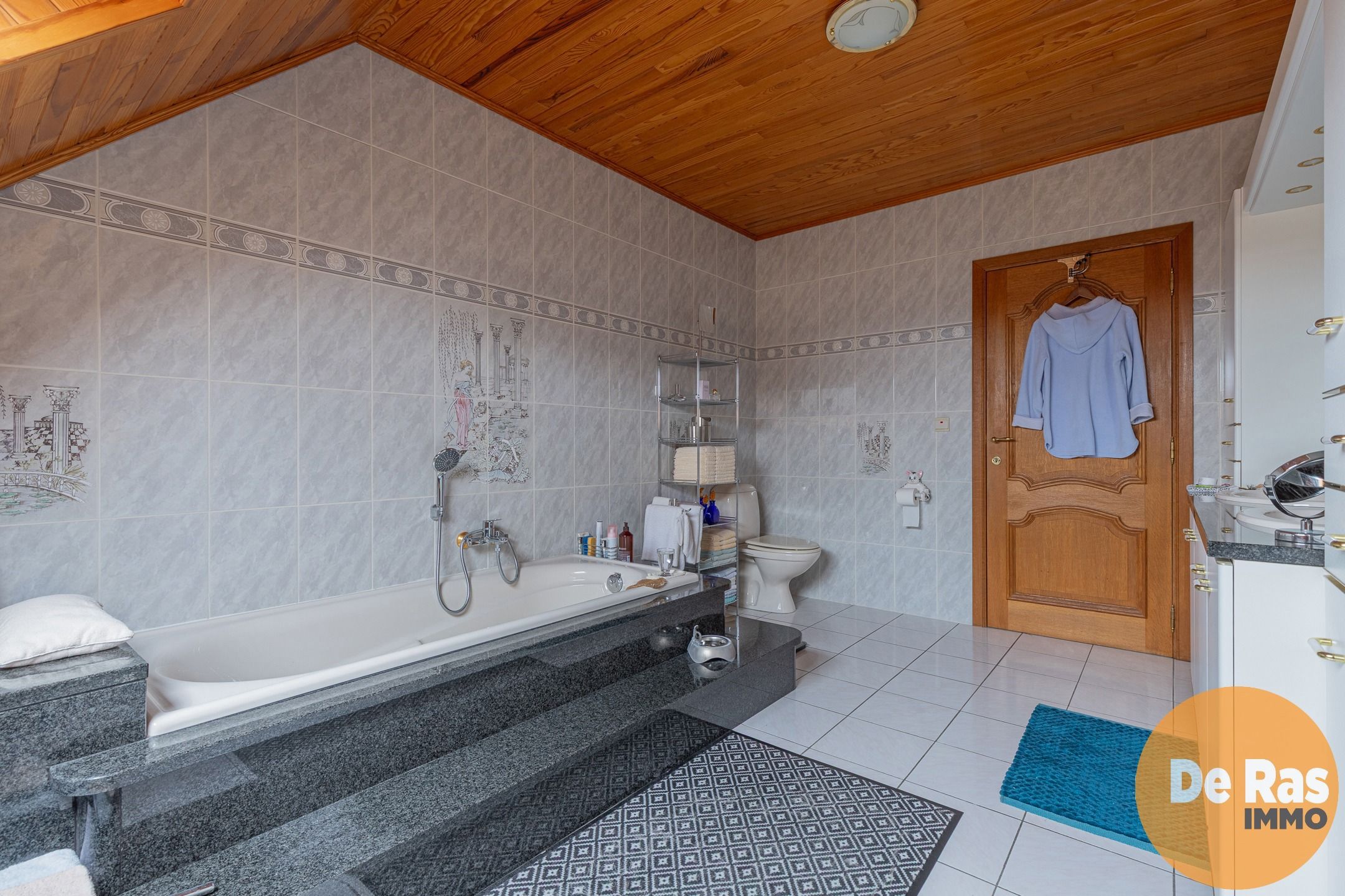 HAALTERT- Ruime woning met bouwgrond  foto 21