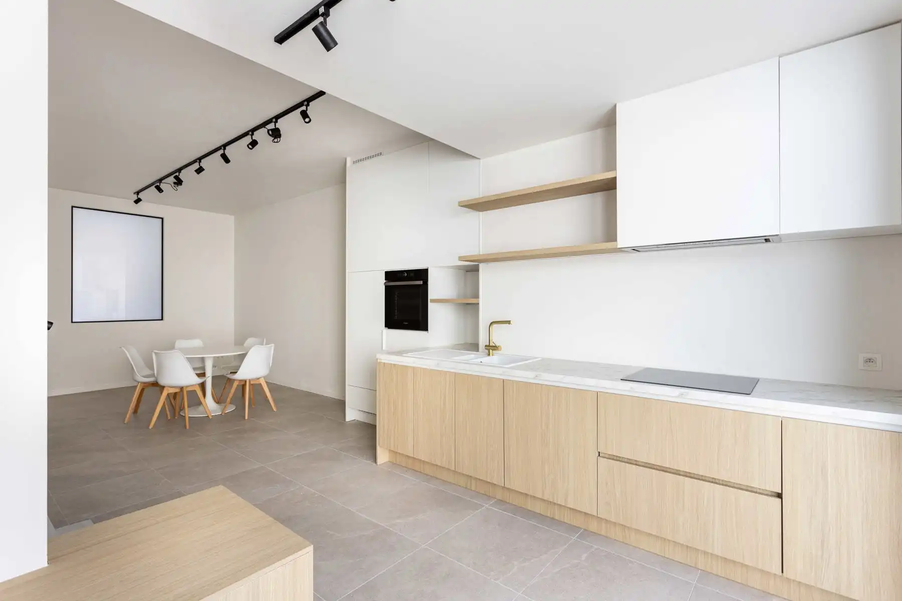 Kwalitatief gerenoveerde woning in centrum Aalst. foto 8