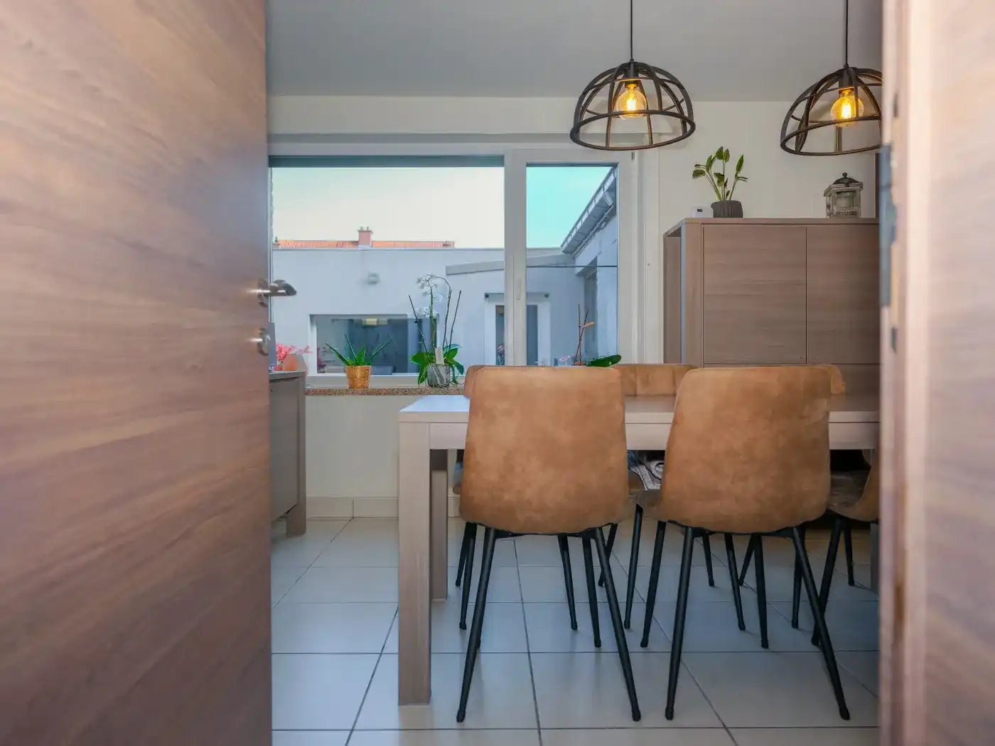 Halfopen instapklare woning in centrum Ingelmunster foto 2