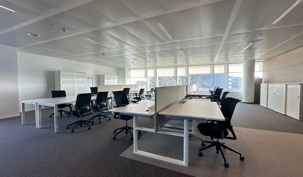 Gemeubeld kantoor met dienstverlening in AA-Tower in Gent foto 11