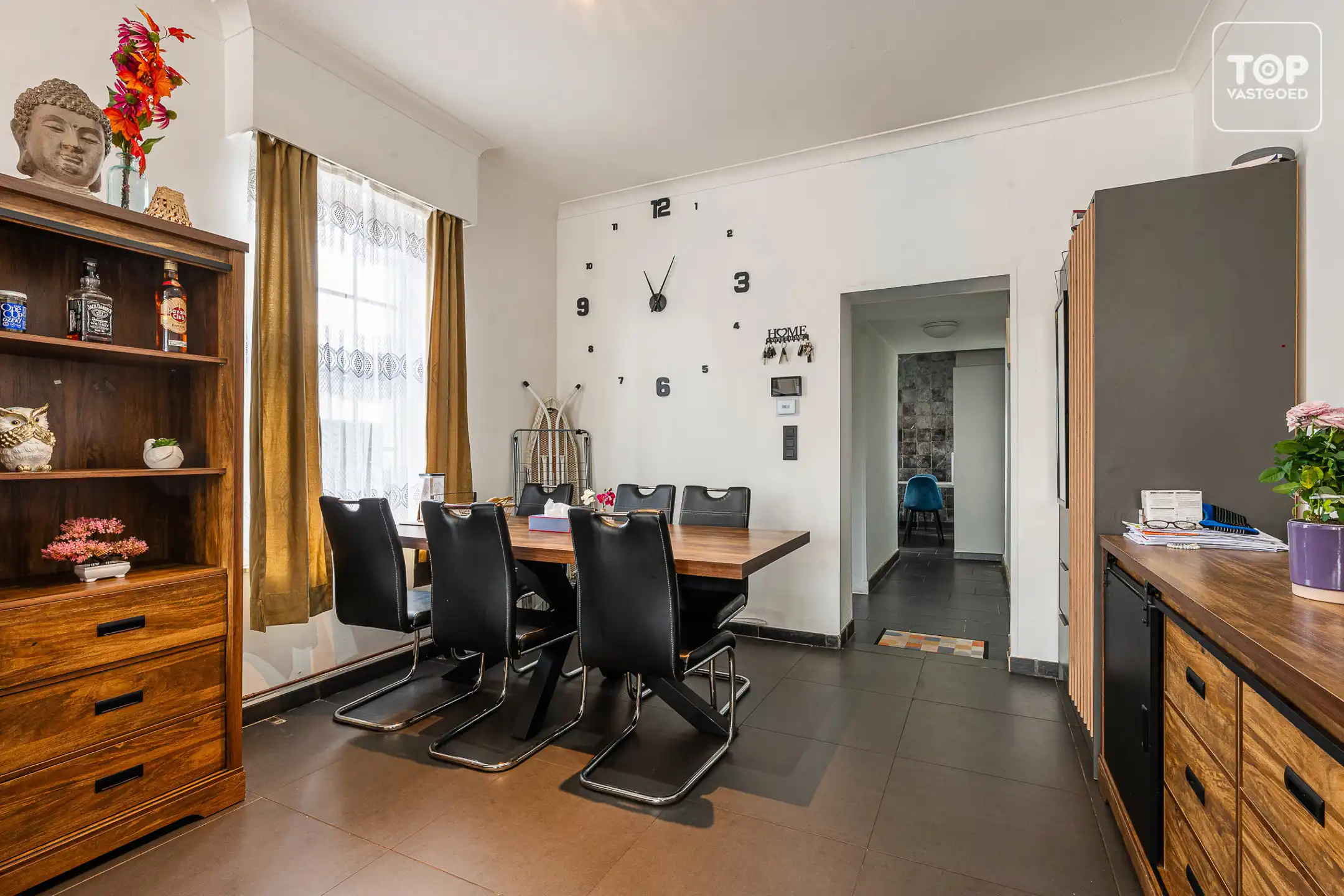 Karaktervolle half open woning met mooie gevel.  foto 5