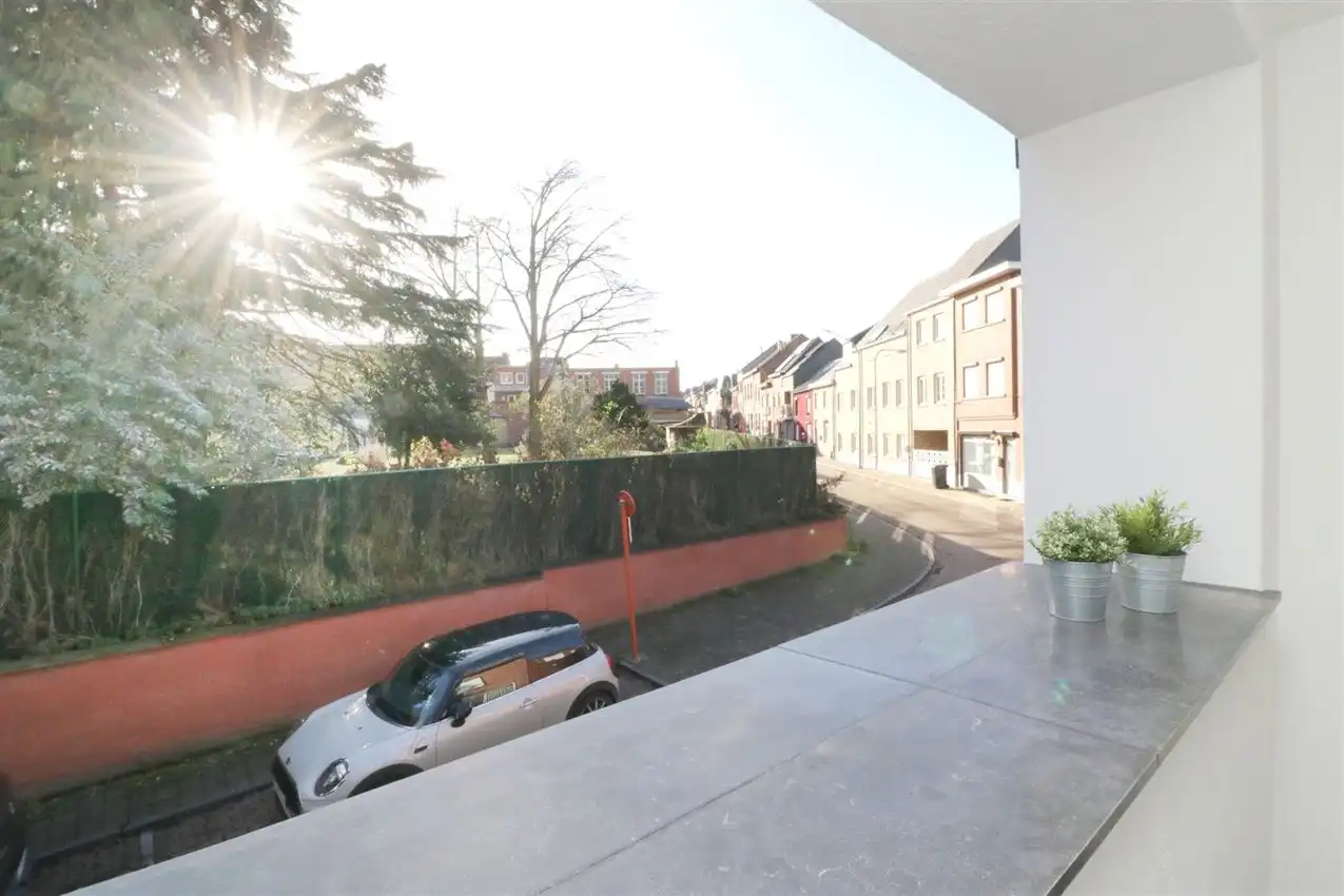 gerenoveerd, energiezuinig, inpandig Zgericht terras en garage foto 15