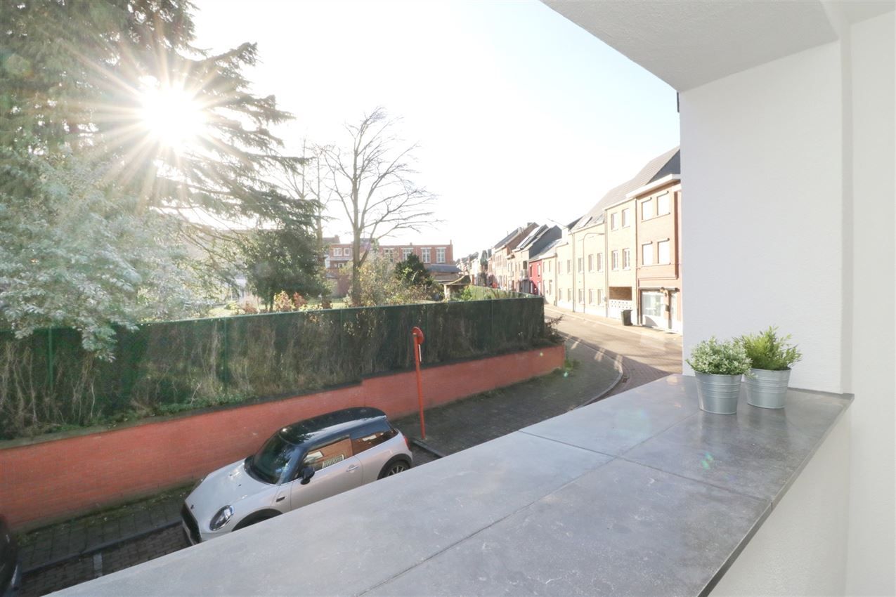 gerenoveerd, energiezuinig, inpandig Zgericht terras en garage foto 15