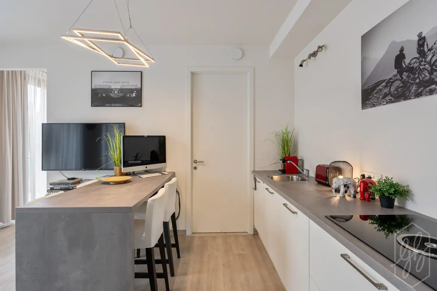 Exclusief, instapklaar appartement met ruim terras in Quartier Bleu foto 6