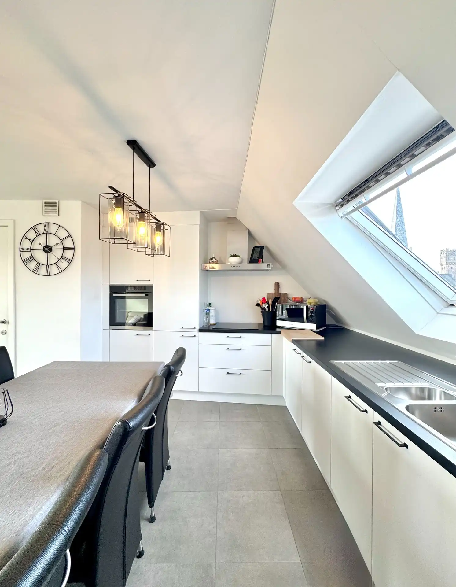 PENTHOUSE MET 2 TERASSEN & GROTE GARAGE foto 12