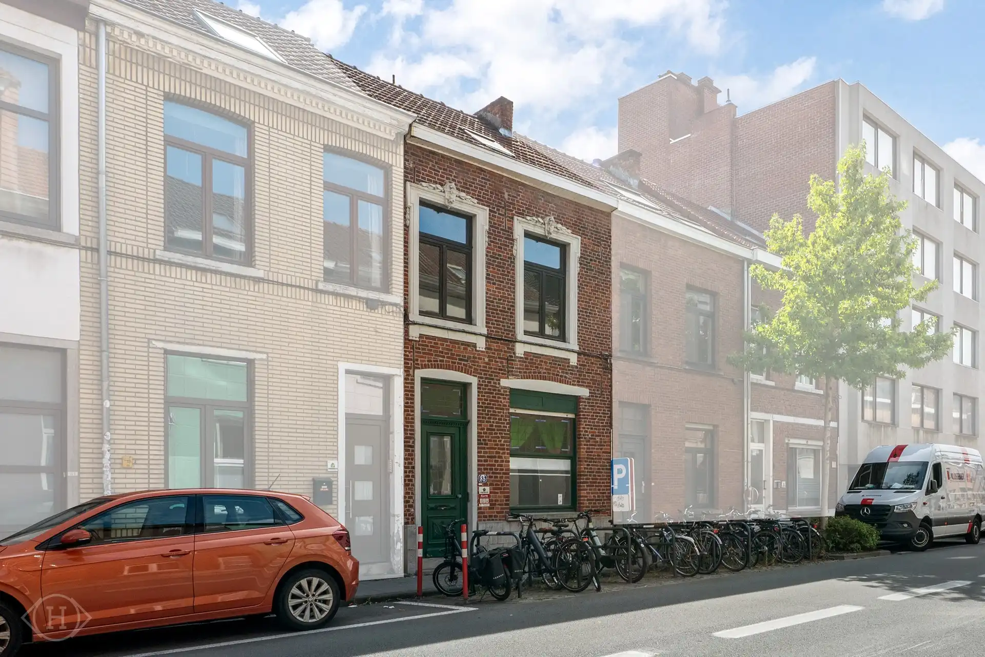 Ruime woning met 3 slaapkamers en tuin in Leuven foto {{pictureIndex}}