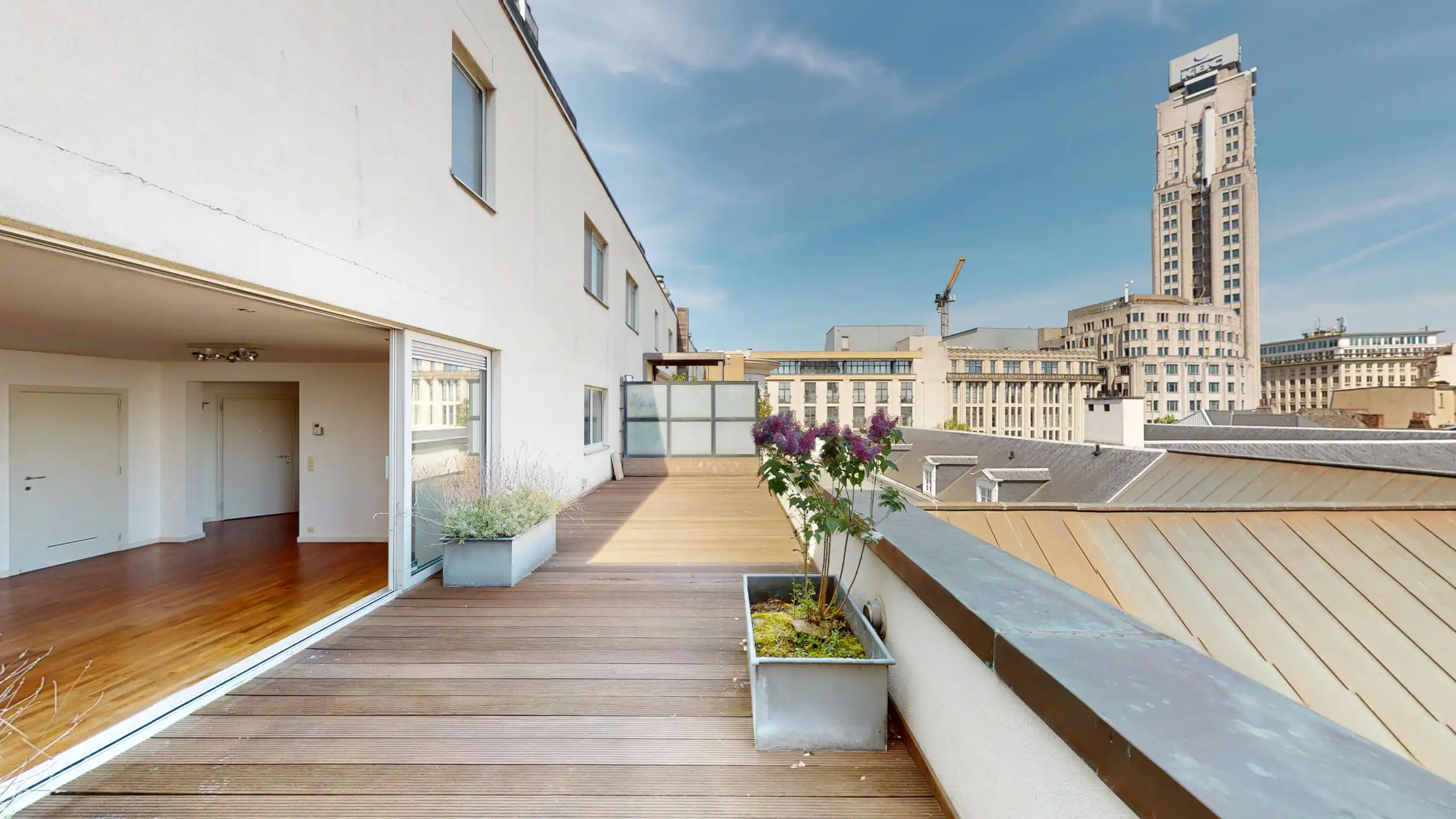 Duplex tweeslaapkamer appartement met groot terras.  foto 4