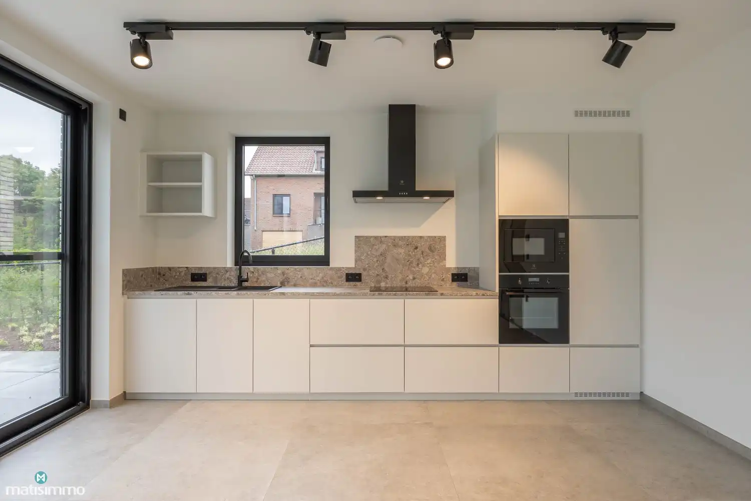 HOOGWAARDIG AFGEWERKTE NIEUWBOUWWONING MET DRIE SLAAPKAMERS EN TUIN (INCLUSIEF TUINONDERHOUD) TE RIEMST foto 6