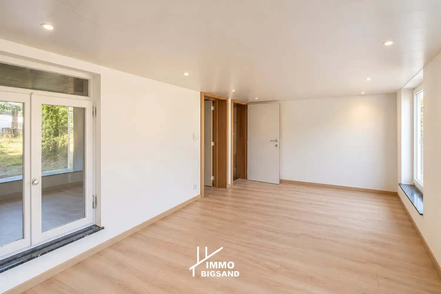 Een ruime gezinswoning (voorheen twee woningen) met 3 slaapkamers en garage met ruime tuin foto 6