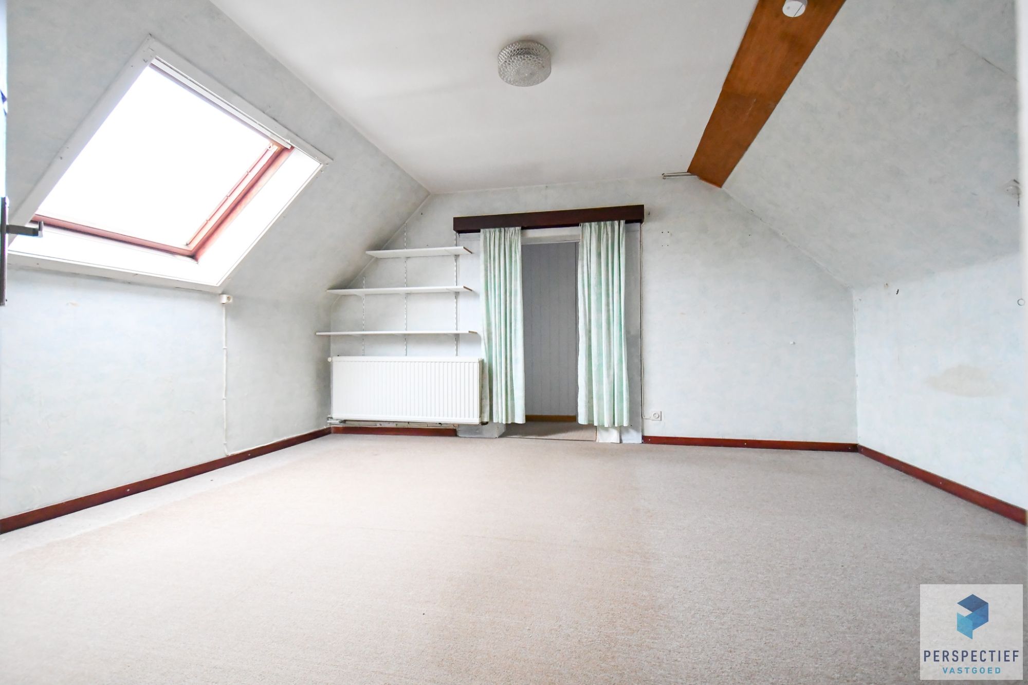 GOED GELEGEN WONING met prachtige idyllische tuin en uitweg op een perceel van 2034 m² met landelijke uitzichten foto 17