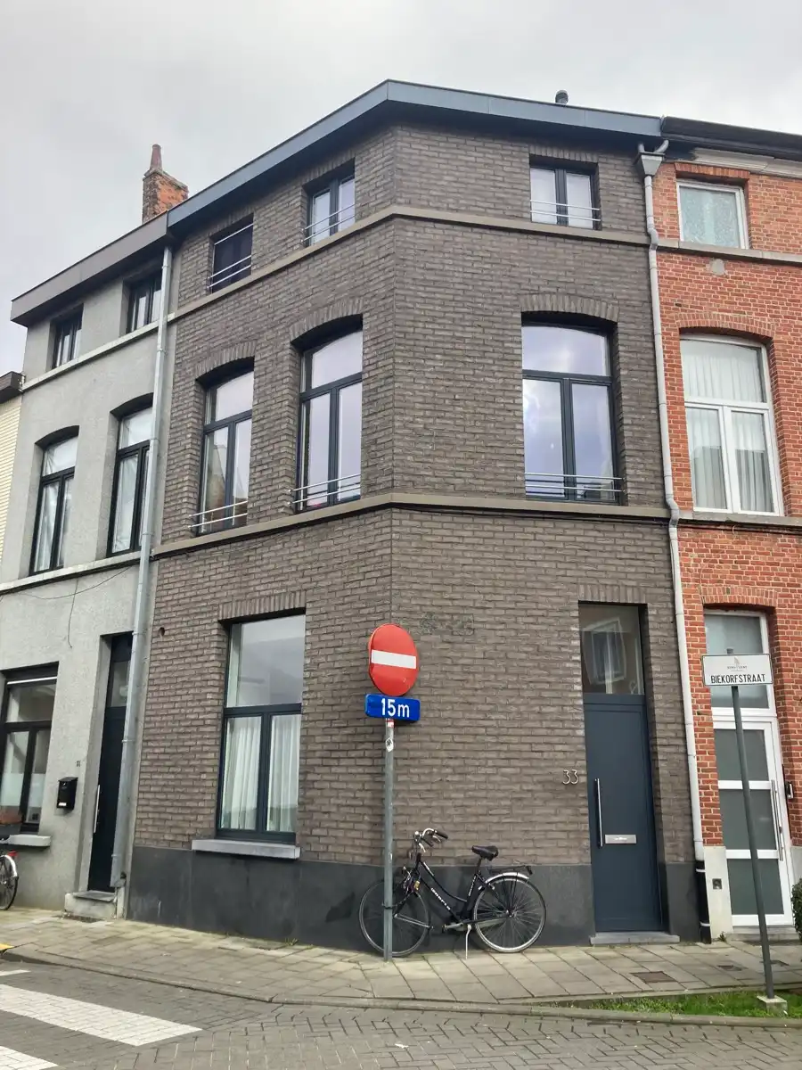 Gerenoveerde stadswoning  in Gent foto {{pictureIndex}}
