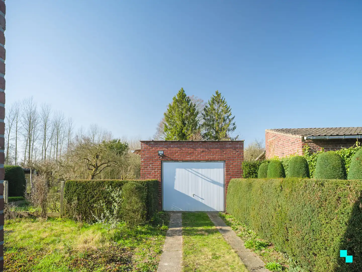 Te renoveren woning met garage en unieke tuingrond grenzend aan het bos foto 20