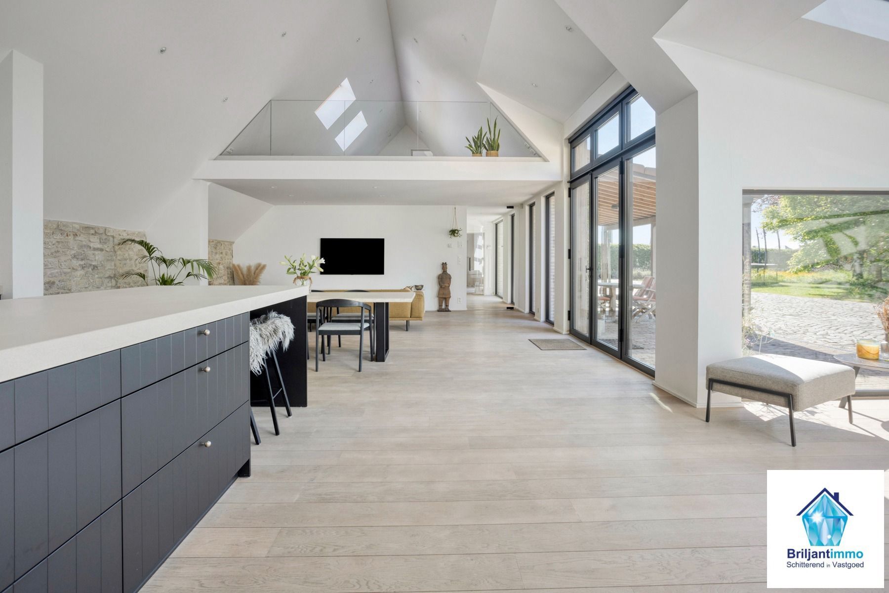 Authentieke, gerenoveerde hoeve te midden van het groen foto 10