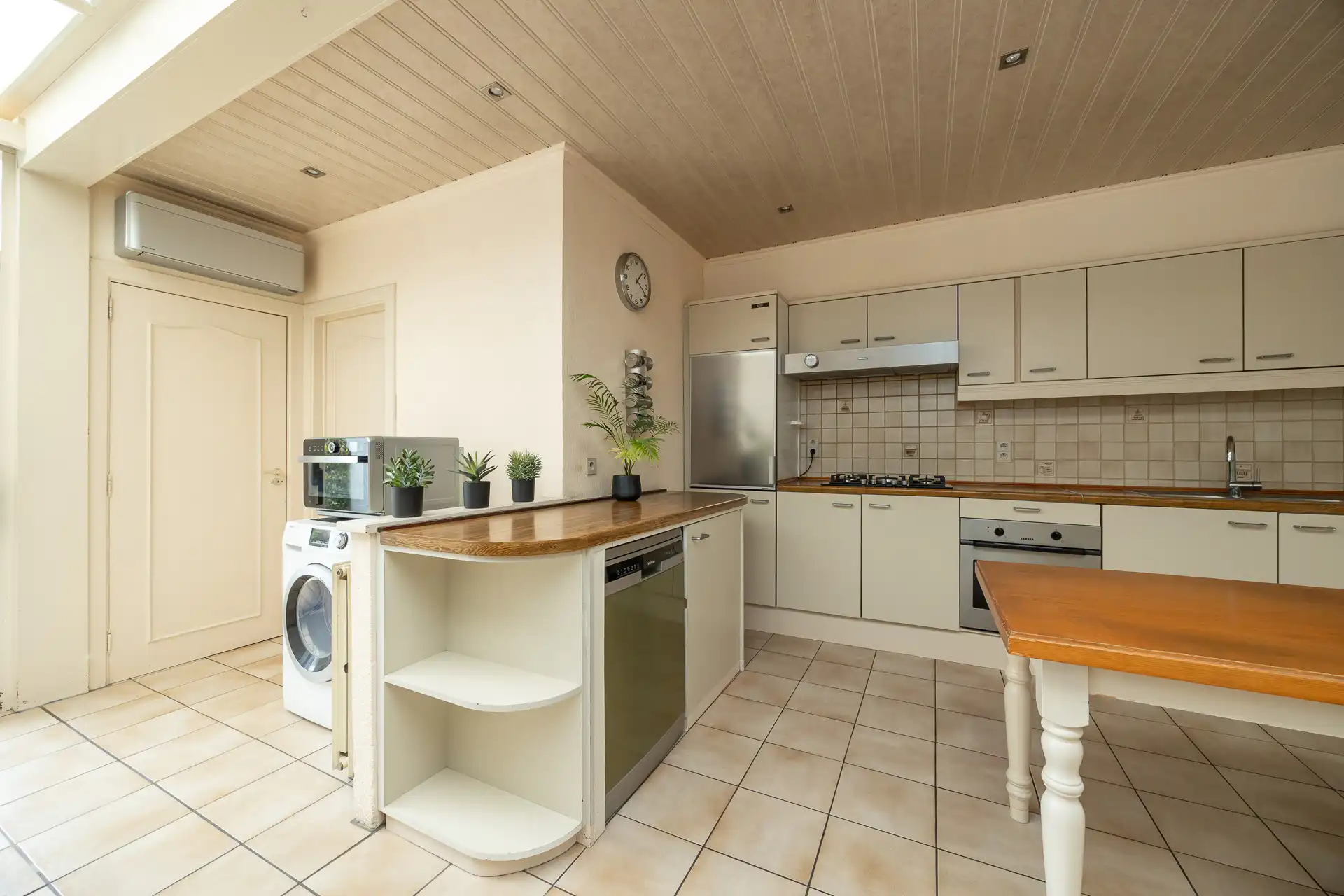 Perfect onderhouden woning: 3 slaapkamers, garage & ZW-tuin. foto 9