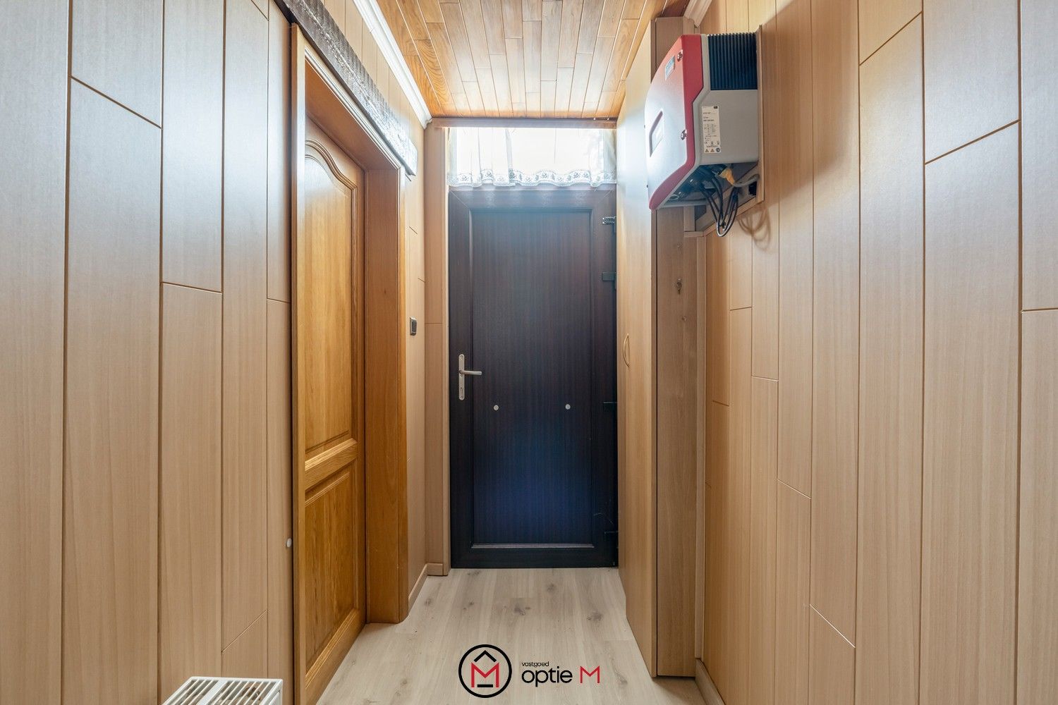 Ruime woning met garage en zonnepanelen foto 5