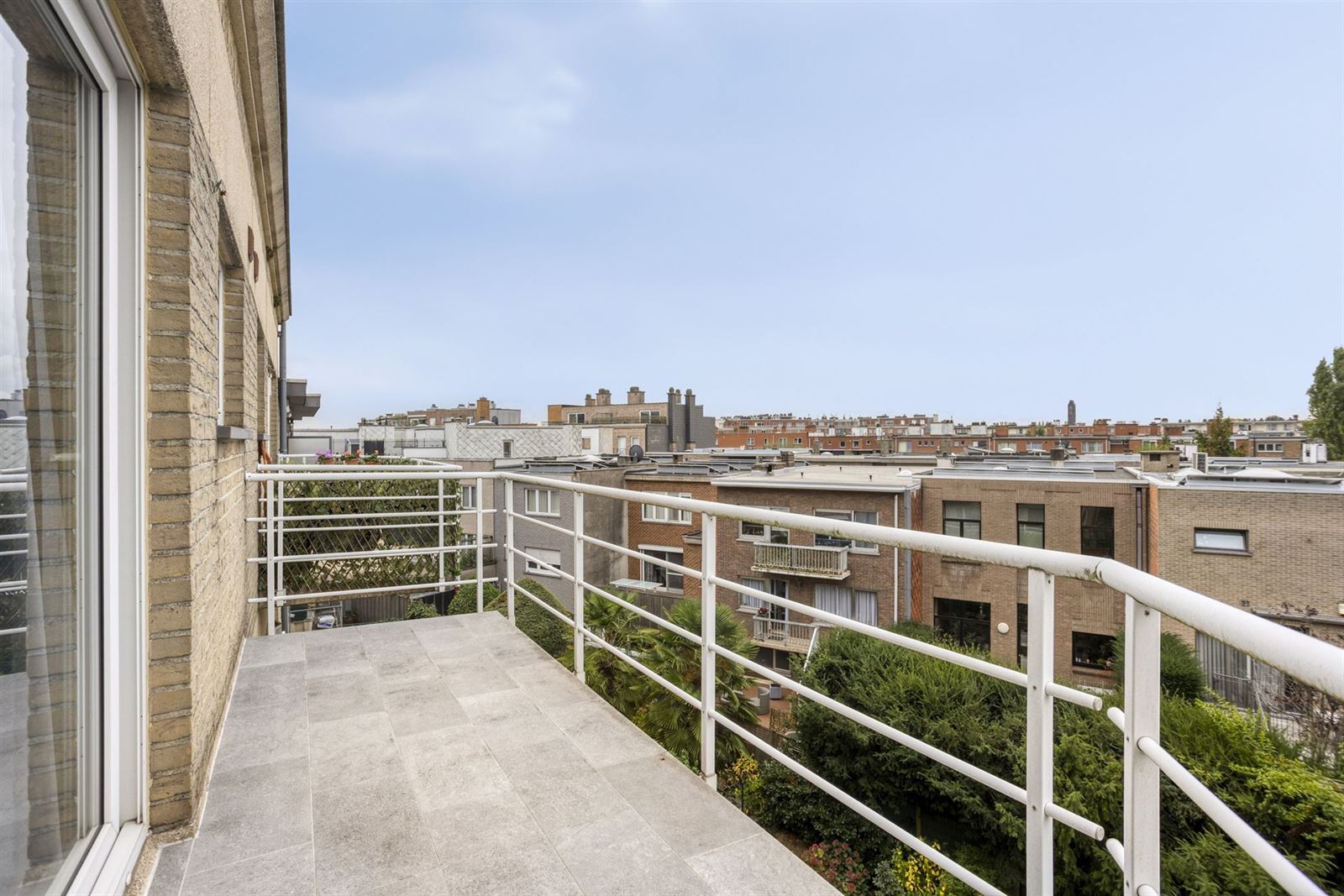 Appartement met terras en 2 slaapkamers  foto 2