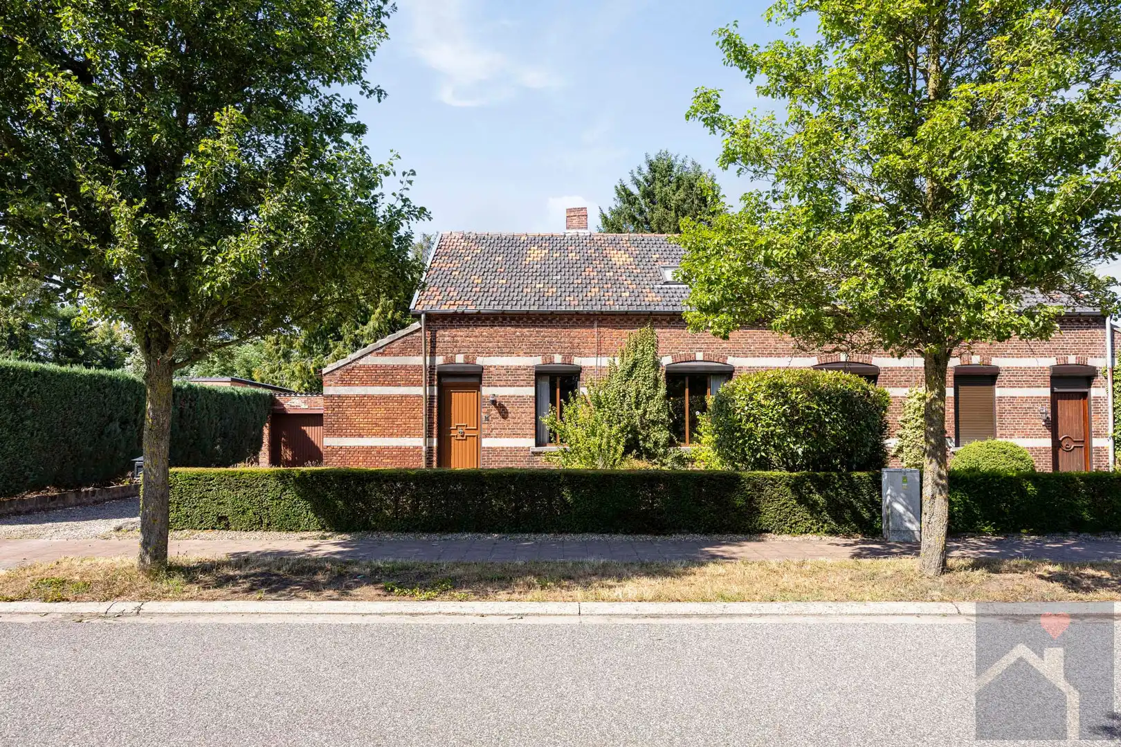 Karaktervolle woning met prachtige tuin en veel potentieel in Pelt foto 26